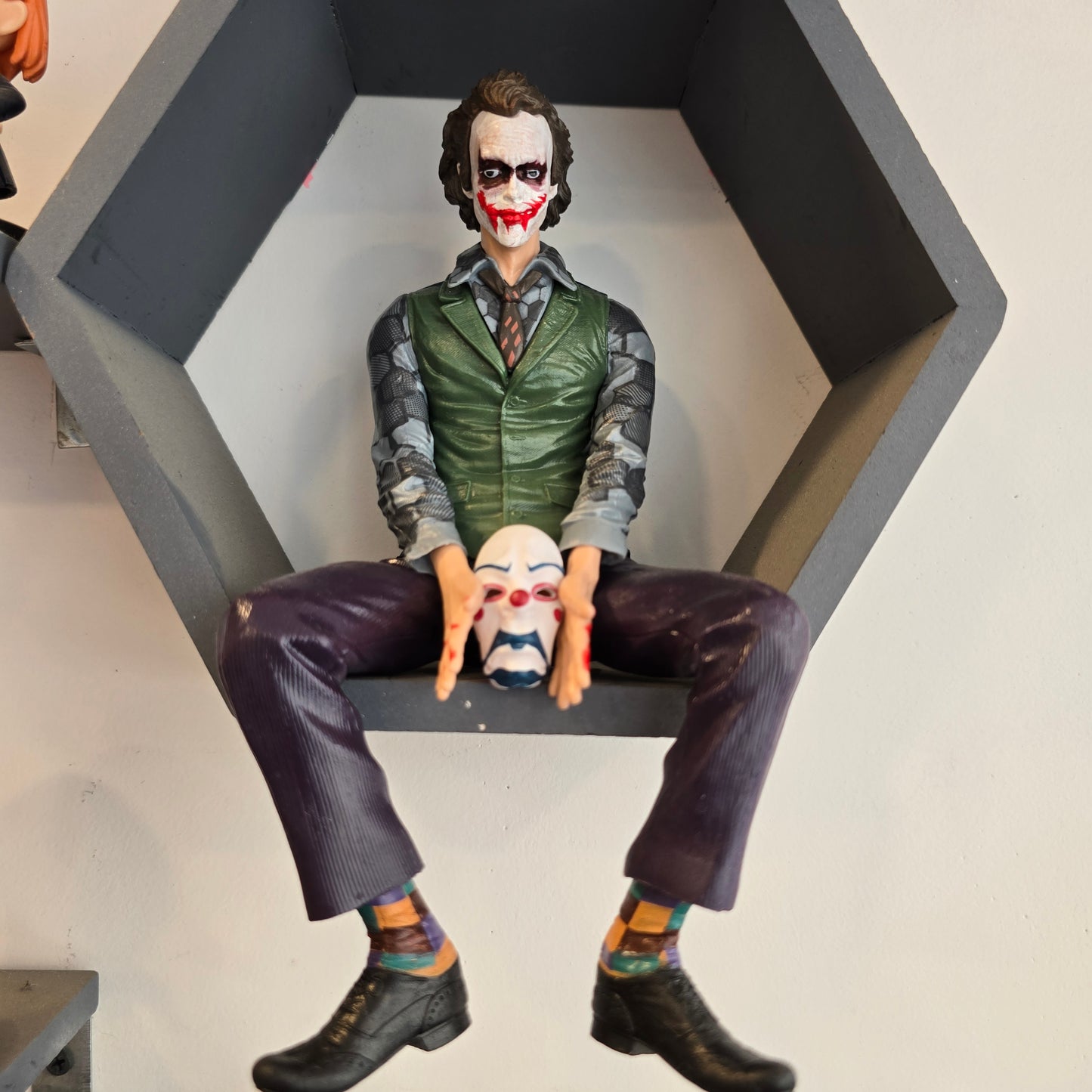 Iron Studios DC Comics : The Joker 1/10 Scale | DC Comics | 9" inches Collectible Figure