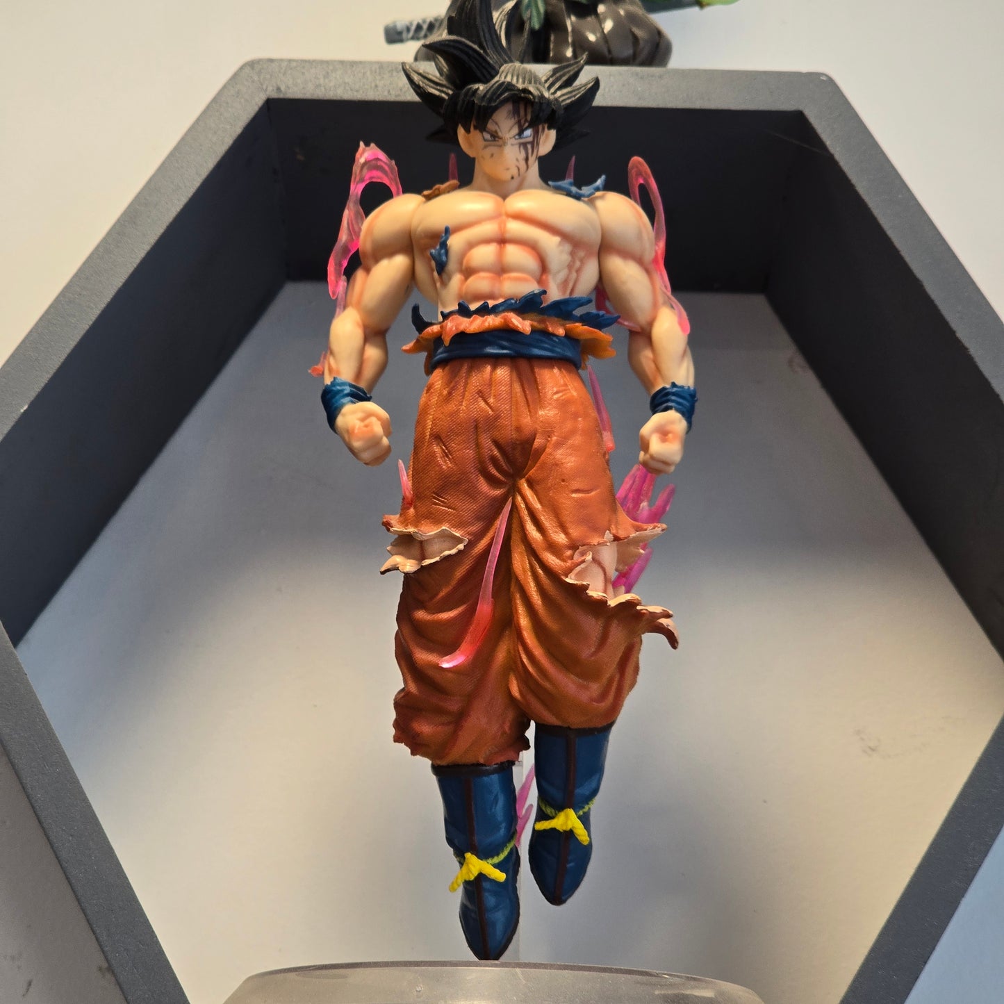 Bandai Spirits S.H. Figuarts Super Saiyan God Goku Dragon Ball Super Broly Action Figure