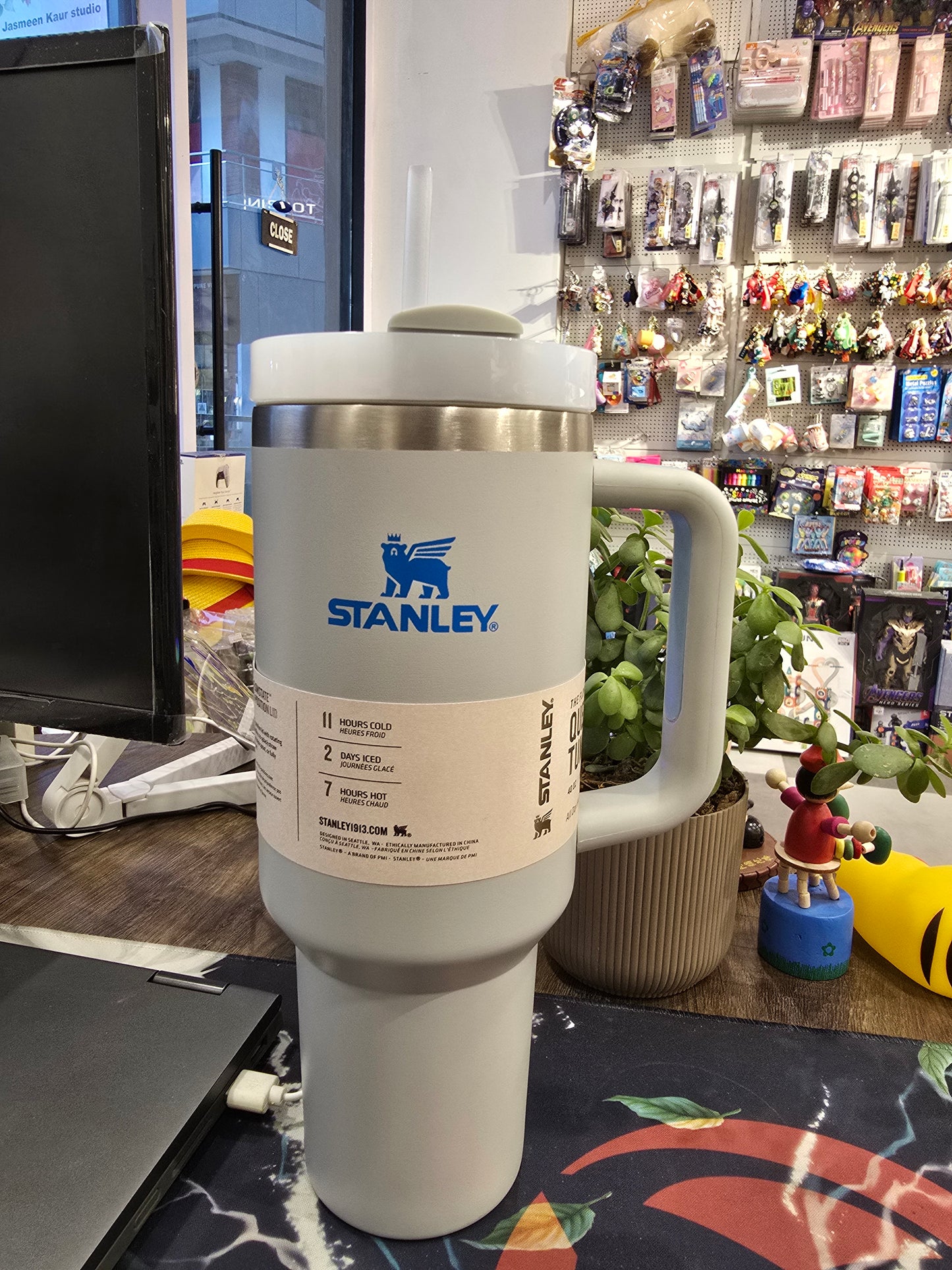 Stanley Quencher H2.0 FlowState Stainless Steel Vacuum Insulated Tumbler with Lid and Straw for Water, Iced Tea or Coffee, Smoothie and More, Black 2.0, 40 fluid ounces / 1.18 L