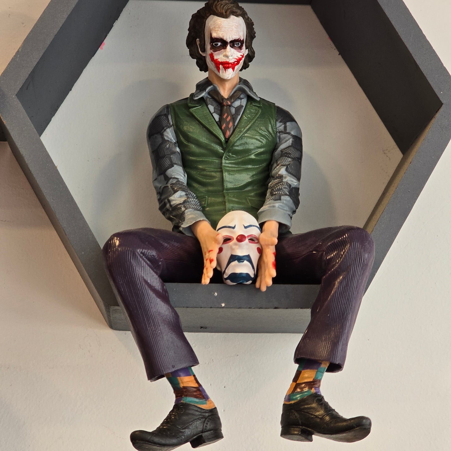 Iron Studios DC Comics : The Joker 1/10 Scale | DC Comics | 9" inches Collectible Figure