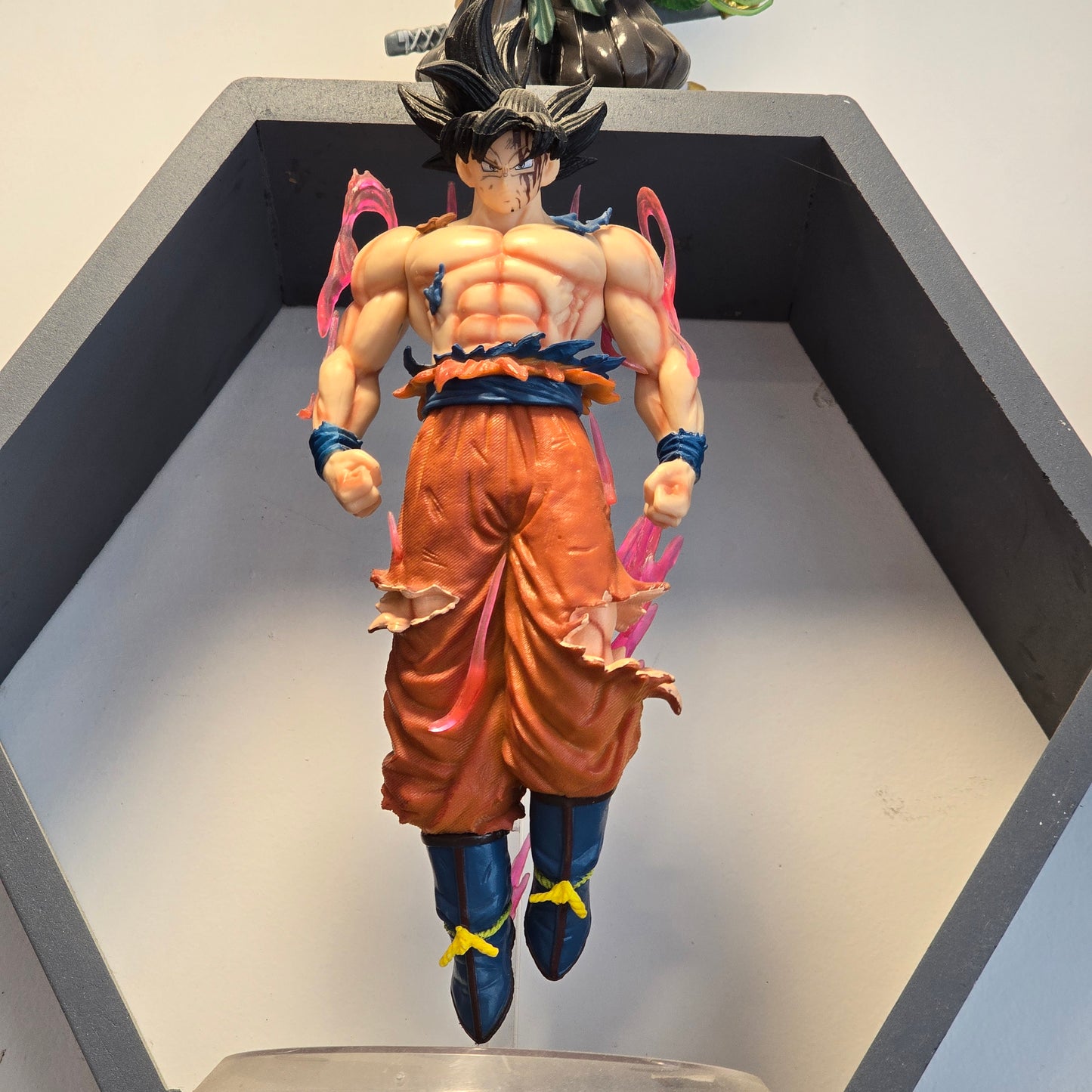 Bandai Spirits S.H. Figuarts Super Saiyan God Goku Dragon Ball Super Broly Action Figure