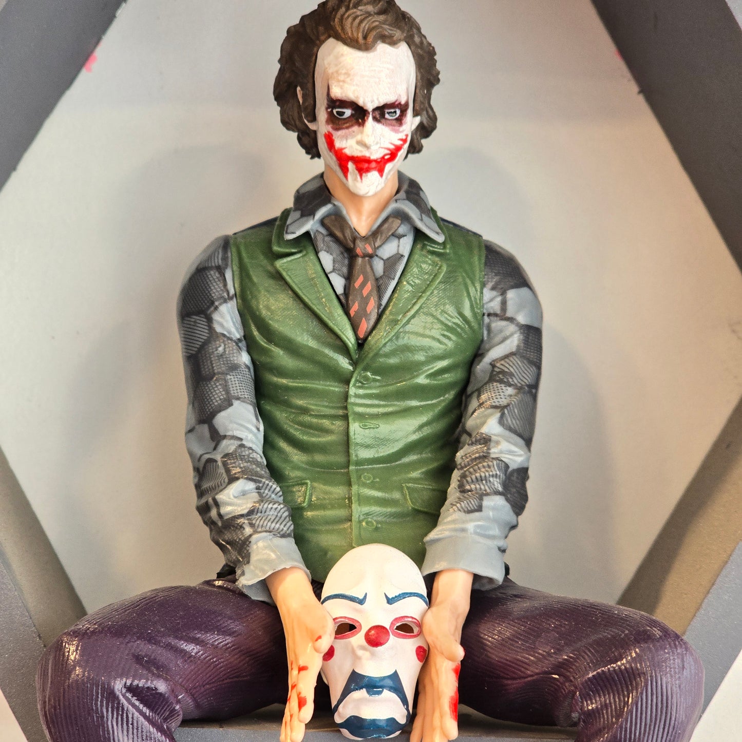 Iron Studios DC Comics : The Joker 1/10 Scale | DC Comics | 9" inches Collectible Figure
