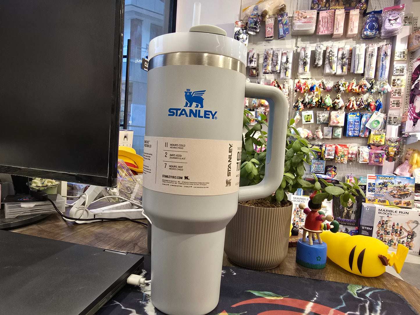 Stanley Quencher H2.0 FlowState Stainless Steel Vacuum Insulated Tumbler with Lid and Straw for Water, Iced Tea or Coffee, Smoothie and More, Black 2.0, 40 fluid ounces / 1.18 L